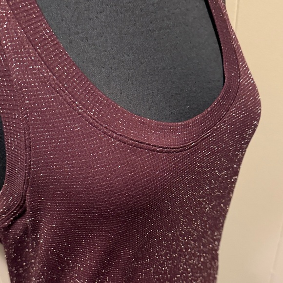 Athleta Razor Back Workout Outdoor Summer CrossFit Burgundy Shimmer Tank Top - Picture 3 of 5